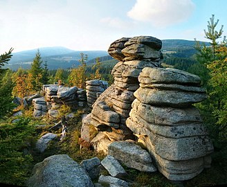 Die Festung aus südlicher Richtung (im Hintergrund links das Hohe Rad)