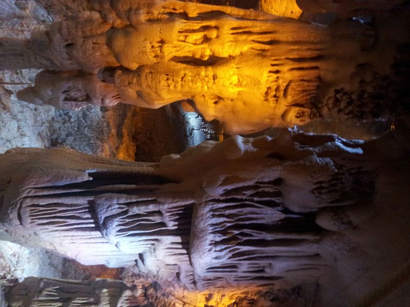 File:PikiWiki Israel 48638 stalactite cave .jpg