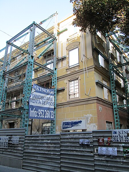 File:Plaza del Teatro 2, Málaga 01.JPG