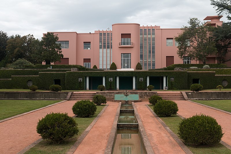 File:Porto-Casa de Serralves-20140910.jpg