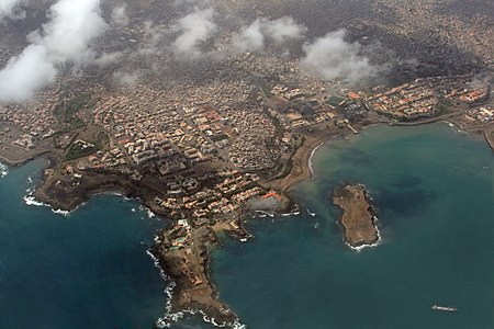 Tập_tin:Praia_aerial.jpg