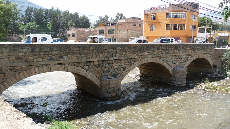 File:Puente Calicanto Huánuco.jpg