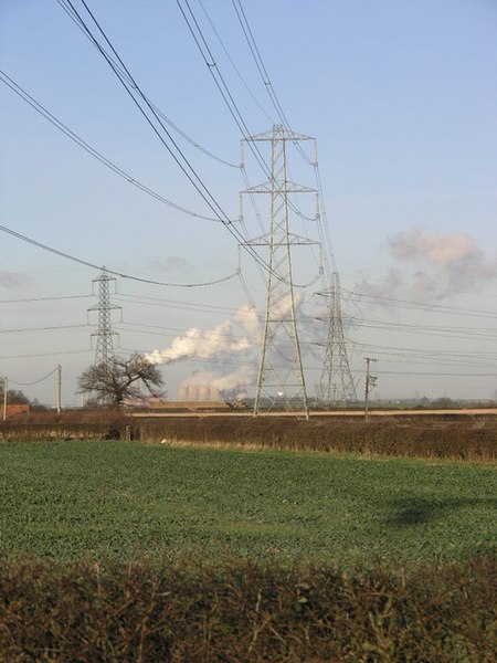 File:Pylons and Power Station - geograph.org.uk - 322254.jpg