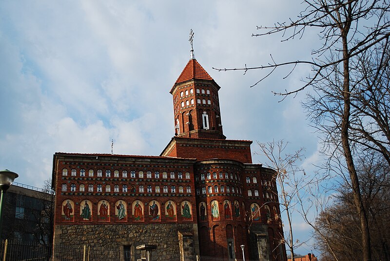 File:RO B Cuţitul de Argint Church.jpg