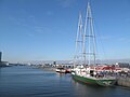 La nave Rainbow Warrior III ormeggiata ad Amsterdam