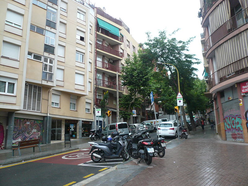 File:Rambla Volart P1510465.jpg