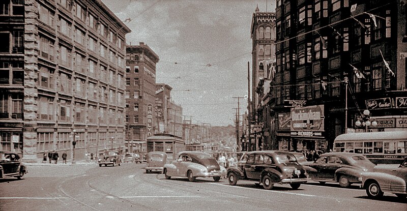 File:Rideau St. Ottawa, 1947 (47074189062).jpg