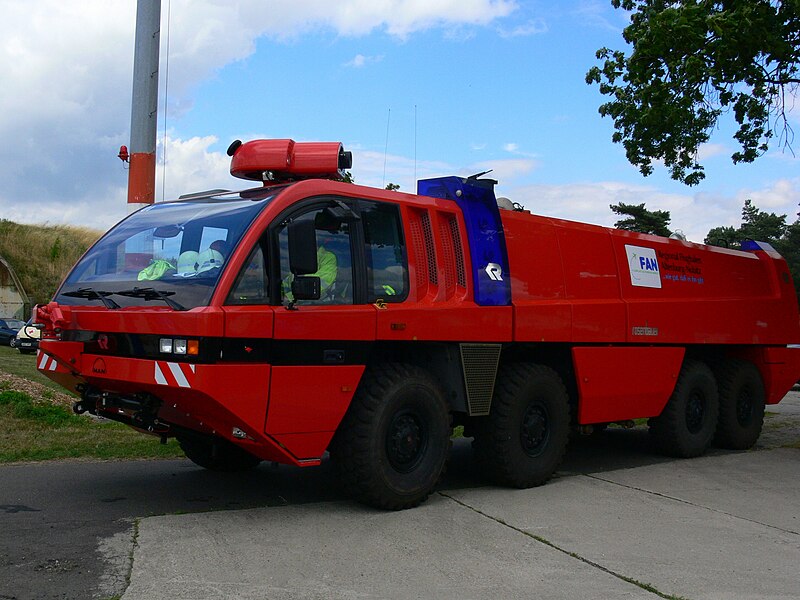 File:Rosenbauer Panther Leipzig-Altenburg Airport.JPG