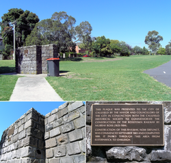 Commemorative plaque in South Reserve at Marara Road, where the line once ran, marking the centenary of the start of construction Rosstown railway plaque.png