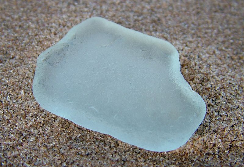 File:Rounded Glass On Beach.jpg