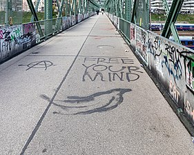 Rustensteg Wien 2020-04-04 h Free Your Mind.jpg