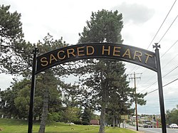 Sacred Heart Cemetery Gate.jpg