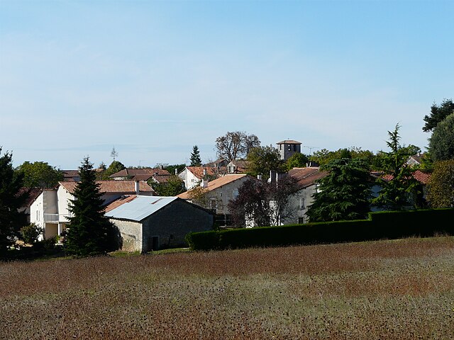 File:Saint-Julien-de-Bourdeilles (1).JPG