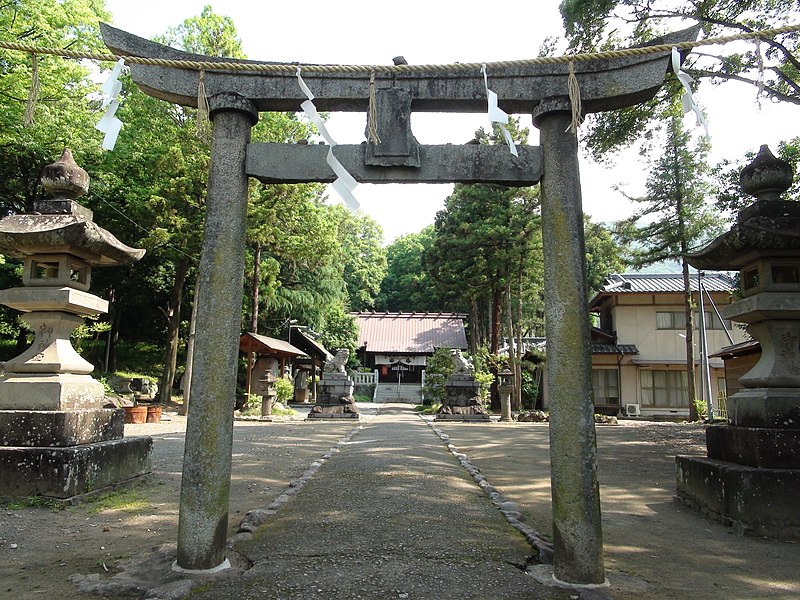 File:Sakaorimiya zenkei.jpg