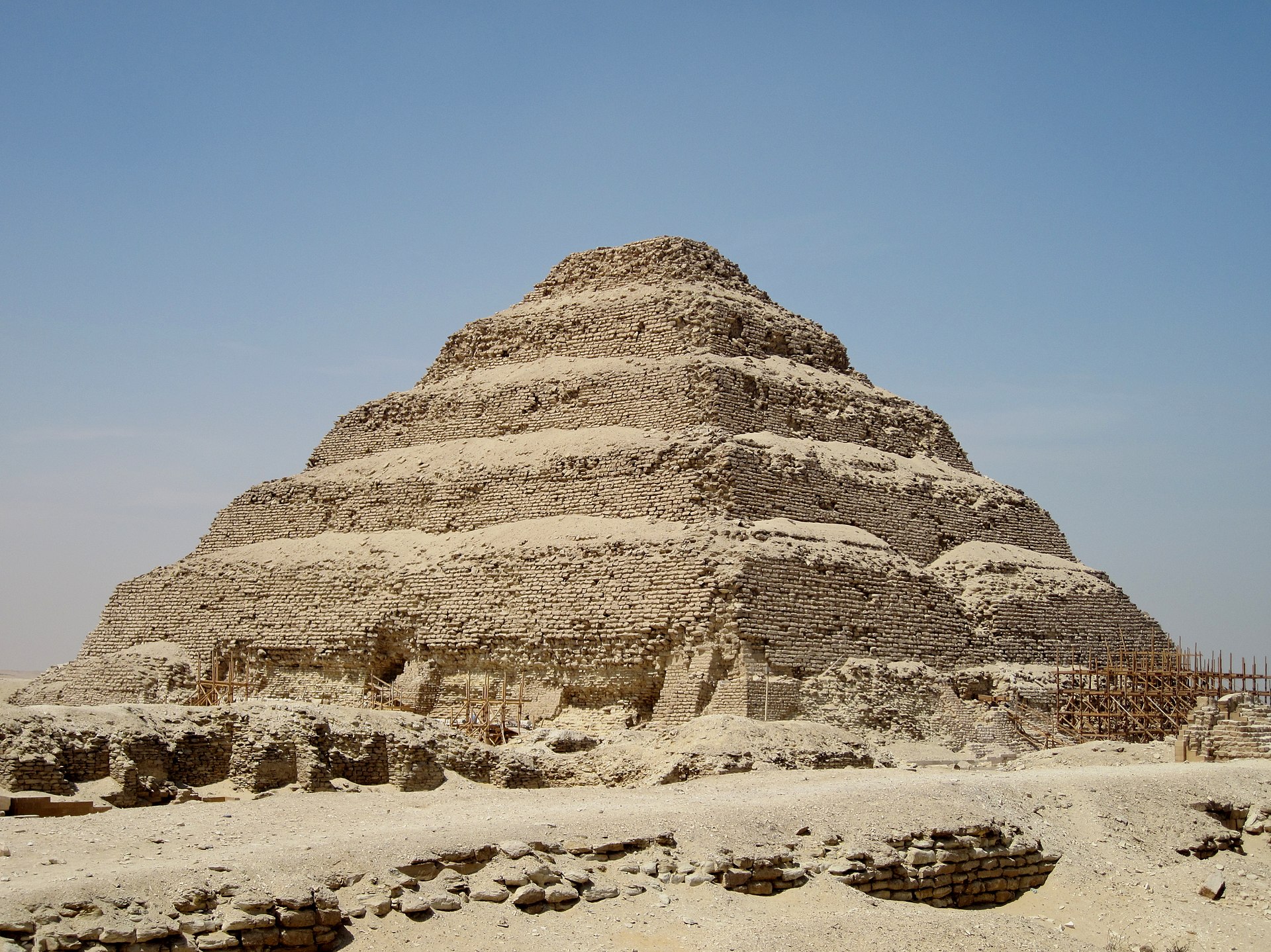 Ritrovato un antico papiro in una tomba egizia: il contenuto commuove gli  esperti