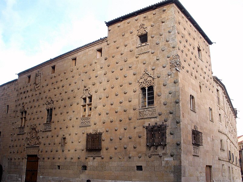 File:Salamanca - Casa de las Conchas 04.jpg