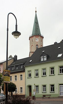 Sayda, die Häuser Dresdner Straße 33 und 35, Turm der Marienkirche