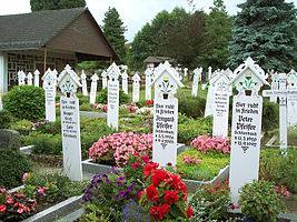 Deutsch: Grabstickel auf dem Schlierbacher Friedhof