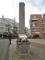 Sculpture at the Sint Antoniebreestraat, Amsterdam.jpg
