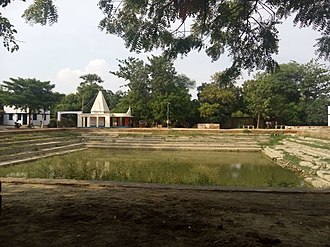 Pokhra in Shahjerpur Shahjerpur-Pokhra-and-mandir.jpg