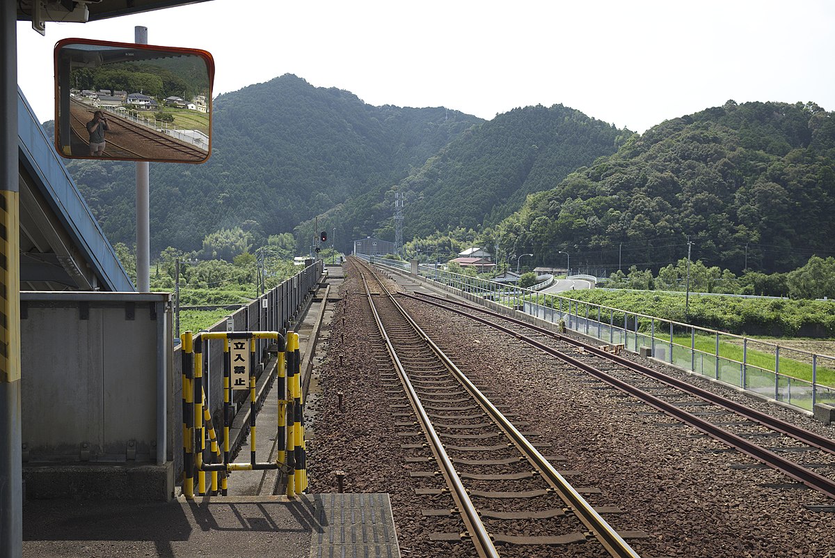 Main track. Станция кайфовая. Shikoku Flash. & 332;Ya-Kaigan Station.