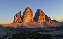 Sonnenuntergang mit Blick auf die Drei Zinnen (oříznuto) .jpg