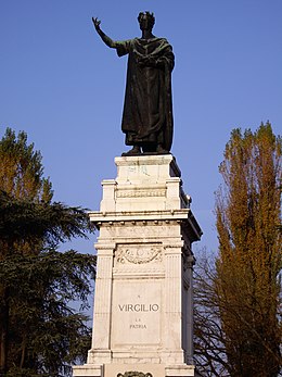 Estátua de Virgílio.jpg