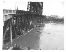 The Steel Bridge during the flood Steel Bridge Christmas Flood 1964.jpg