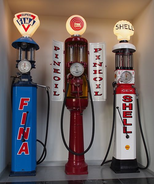 File:Super Fina, PinkOil & Shell old petrol pumps.JPG