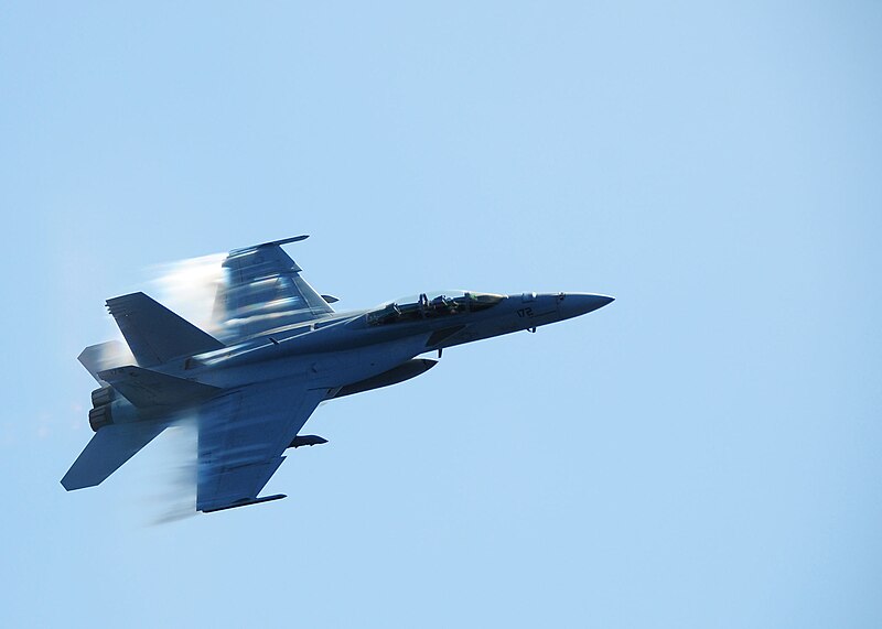 File:Super Hornet breaks sound barrier. (8725620905).jpg