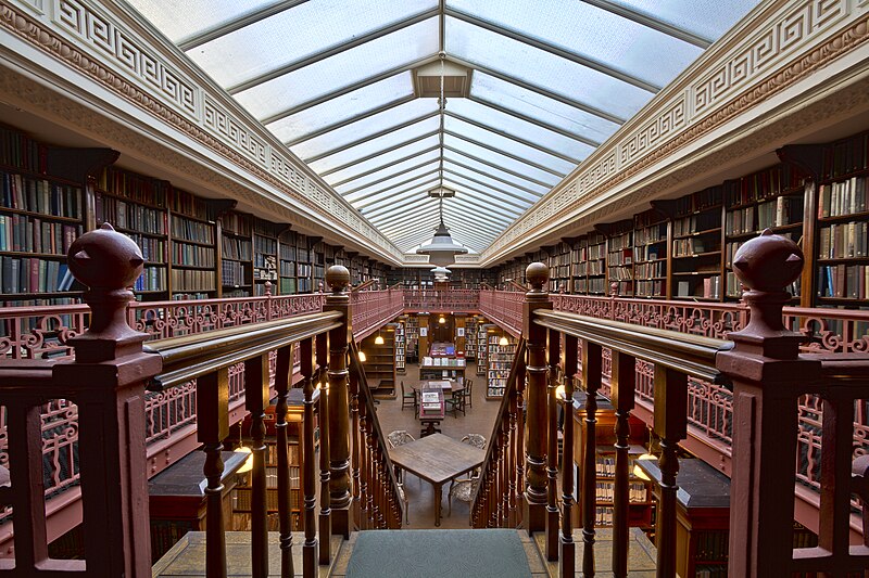 File:The Leeds Library interior 1.jpg