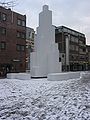 Réplique du monument sur ​​la place de la Gare à Leiden.