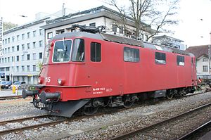 Re 436 115 ganz in rot am 1. Mai 2008 in Thun