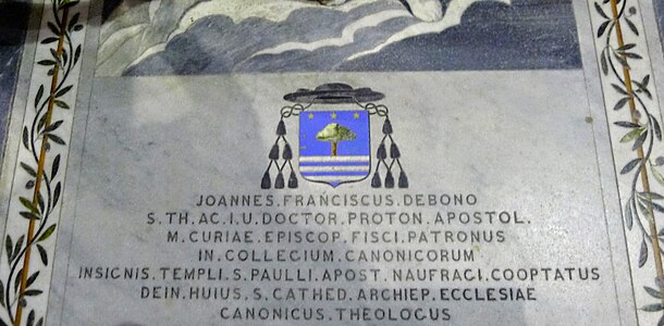 Plaque tombale en pierre du prêtre Johannes Franciscus Debono dans la cathédrale Saint-Pierre-et-Saint-Paul de Mdina
