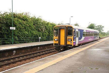 Train at Saxilby Station - geograph.org.uk - 820300.jpg