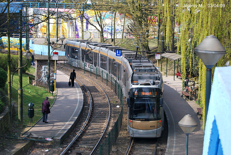 File:Tram4002.jpg