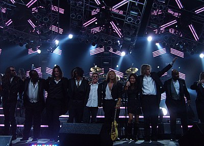 Siberian orchestra. Группа Trans-Siberian Orchestra. Картинки Trans Siberian Orchestra. Trans-Siberian Orchestra - Letters from the Labyrinth. 2001 - Trans-Siberian Orchestra (DVD).