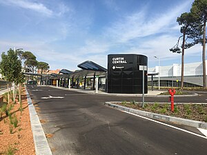 Transperth Curtin Merkez Otobüs Durağı.jpg