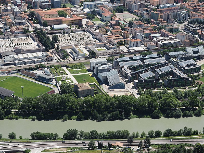 File:Trento visione d'insieme 4.jpg