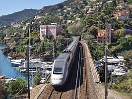 Viaduc de la Rague met TGV