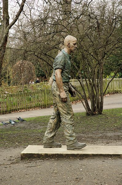 File:Walking-Man-Holland-Park-20060330-021.jpg