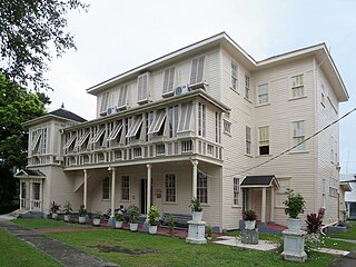 <span class="mw-page-title-main">Demerara window</span> Colonial architecture-style window