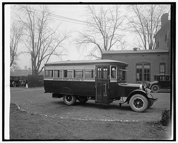 Bus, between 1910 and 1926