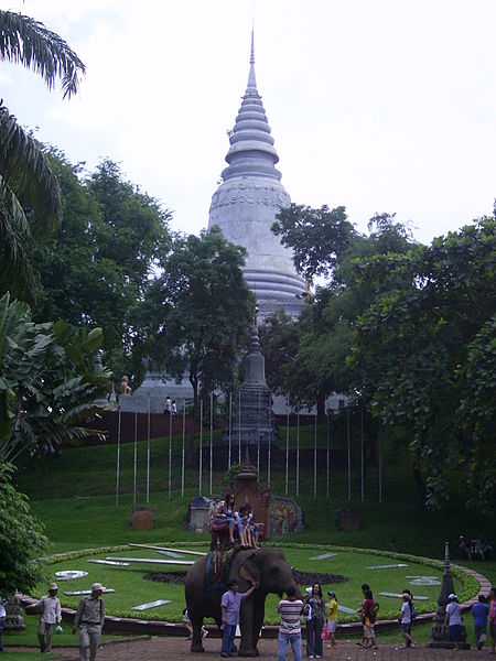 File:Wat Phnom - Phnom Penh - Cambodia - panoramio.jpg