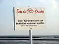 Dieses Schild in Schleswig-Holstein kündigt an, dass der Nacktstrand zuende ist.