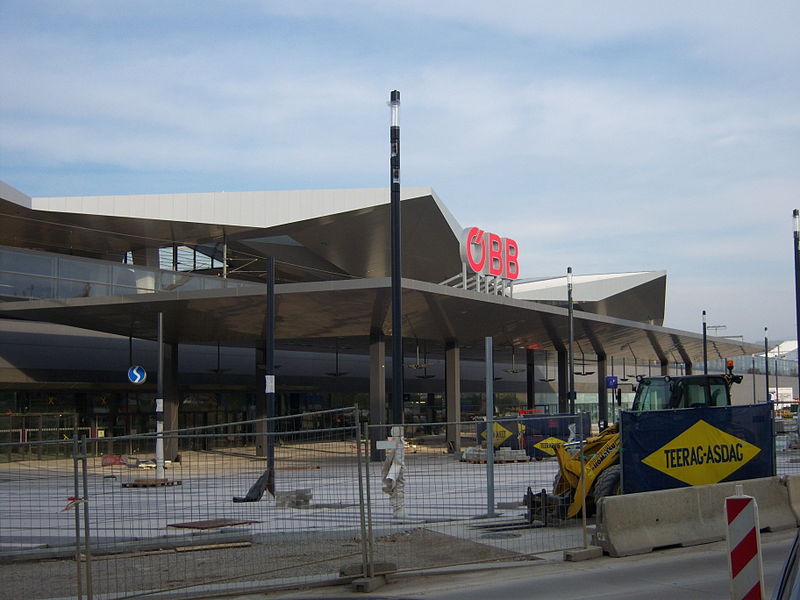 File:Wien Hauptbahnhof 07.JPG