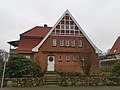 Wohnhaus mit Mauer Burg Dithmarschen 2 2019-12-24 2.jpg