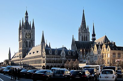 File:Ypres grand place.JPG