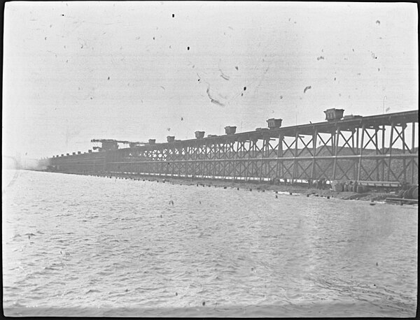 Canadian Northern Railway coal trestle in port Arthur (1907)