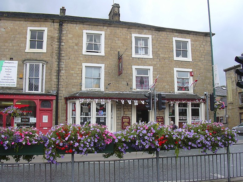 File:"The Duke of York" (Pub) Halifax Road, Todmorden - geograph.org.uk - 2021177.jpg